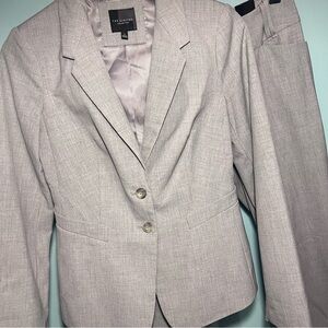Light Grey Work Suit Set Blazer size 2 and Cassidy Fit Dress Pants size 4R NWT